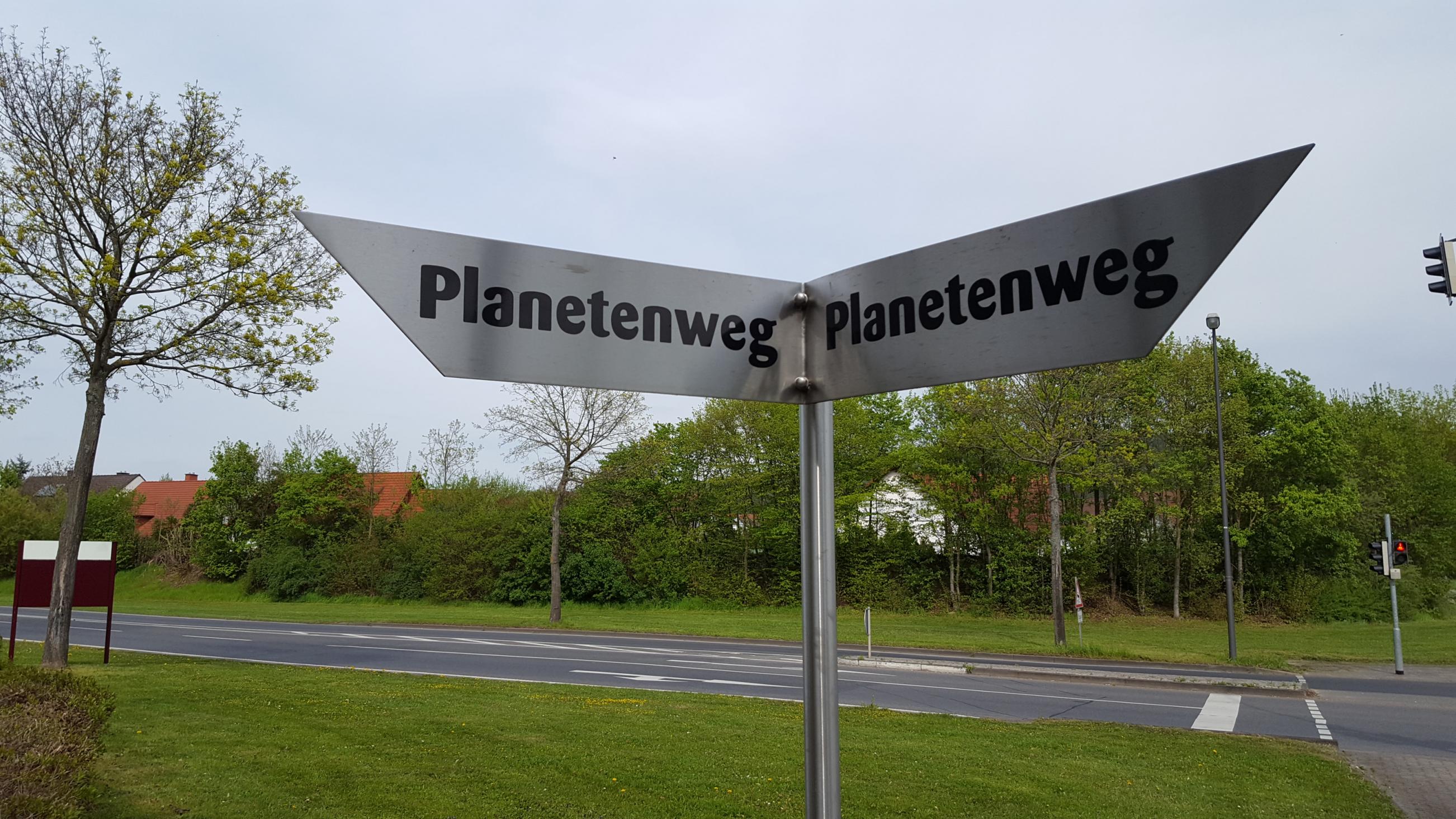 Dank Ausschilderung ist der jeweils nächste Planet nicht zu verfehlen. Foto: Stadt Erlenbach a. Main