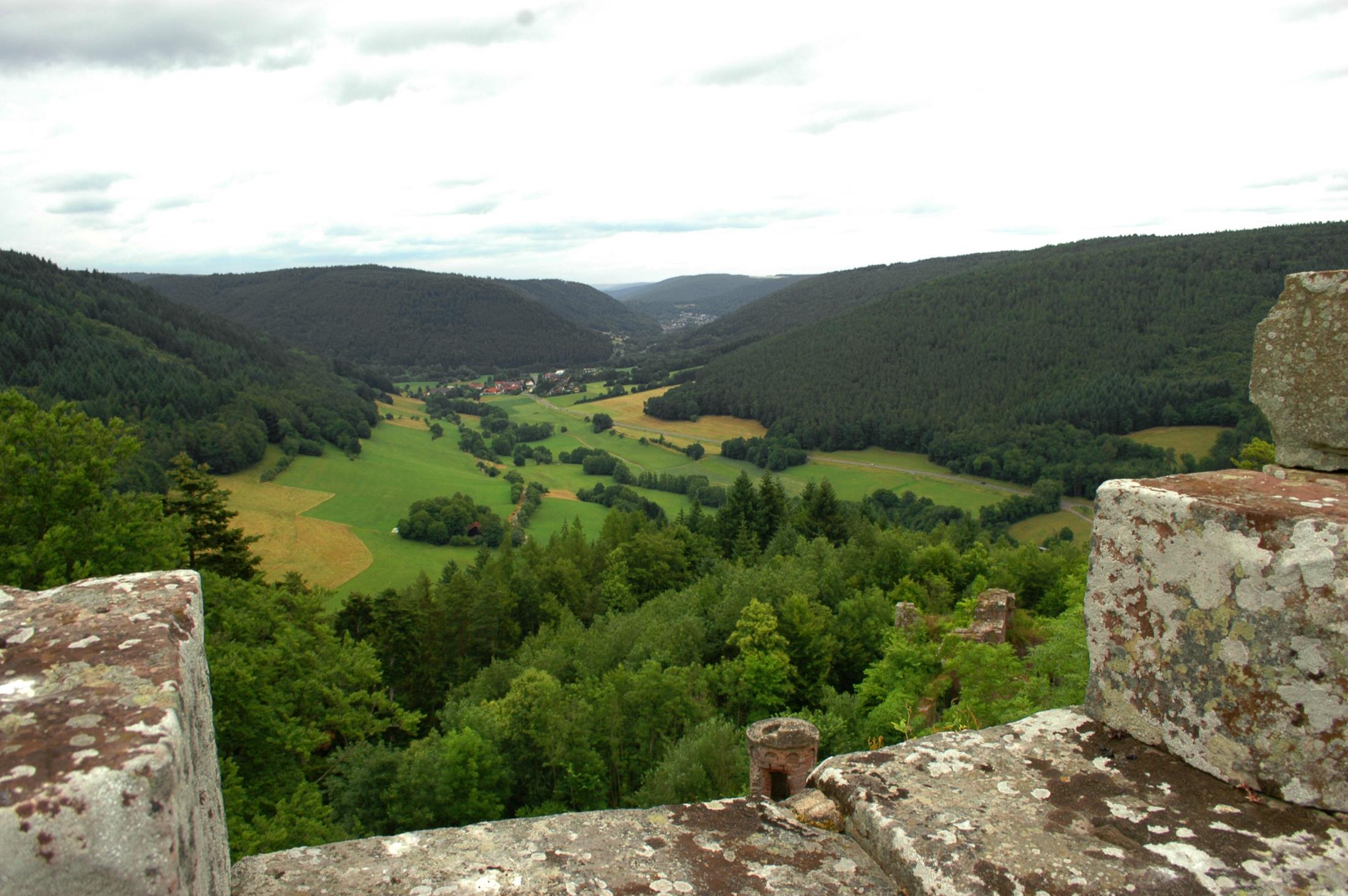 Ein Muss beim Besuch der Burg: auf den Bergfried hoch! Foto: Burglandschaft