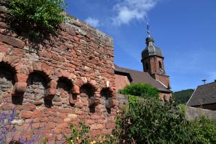 Der befestigte Kirchhof war seit dem Spätmittelalter Rückzugsort für die Bevölkerung. © Burglandschaft